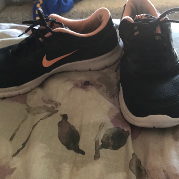 black and peach nike shoes